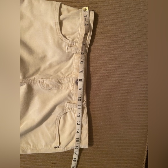Gap brand  low rise stretch Cordaroy jeans in a light yellow. Size 6. - Picture 6 of 6